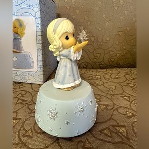 Precious Moments Girl with Glass Star Musical